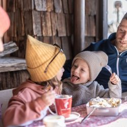 Dorflwirt Winter Hutteneinkeh R Familie 1 FC Dörflwirt